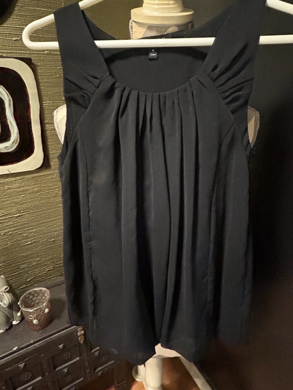 LOGIX Ladies Black Top Sleeveless Size Medium Women's Shirts Preowned